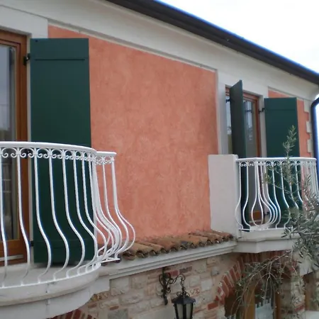 & Mani A Casa 4*