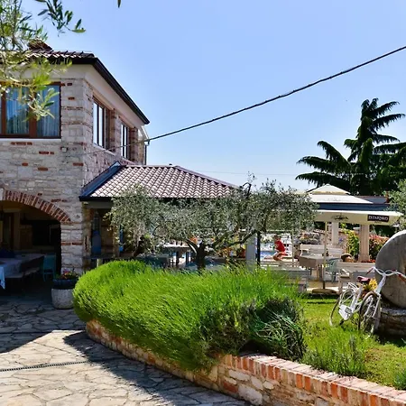 & Mani A Casa Гостевой дом 4*